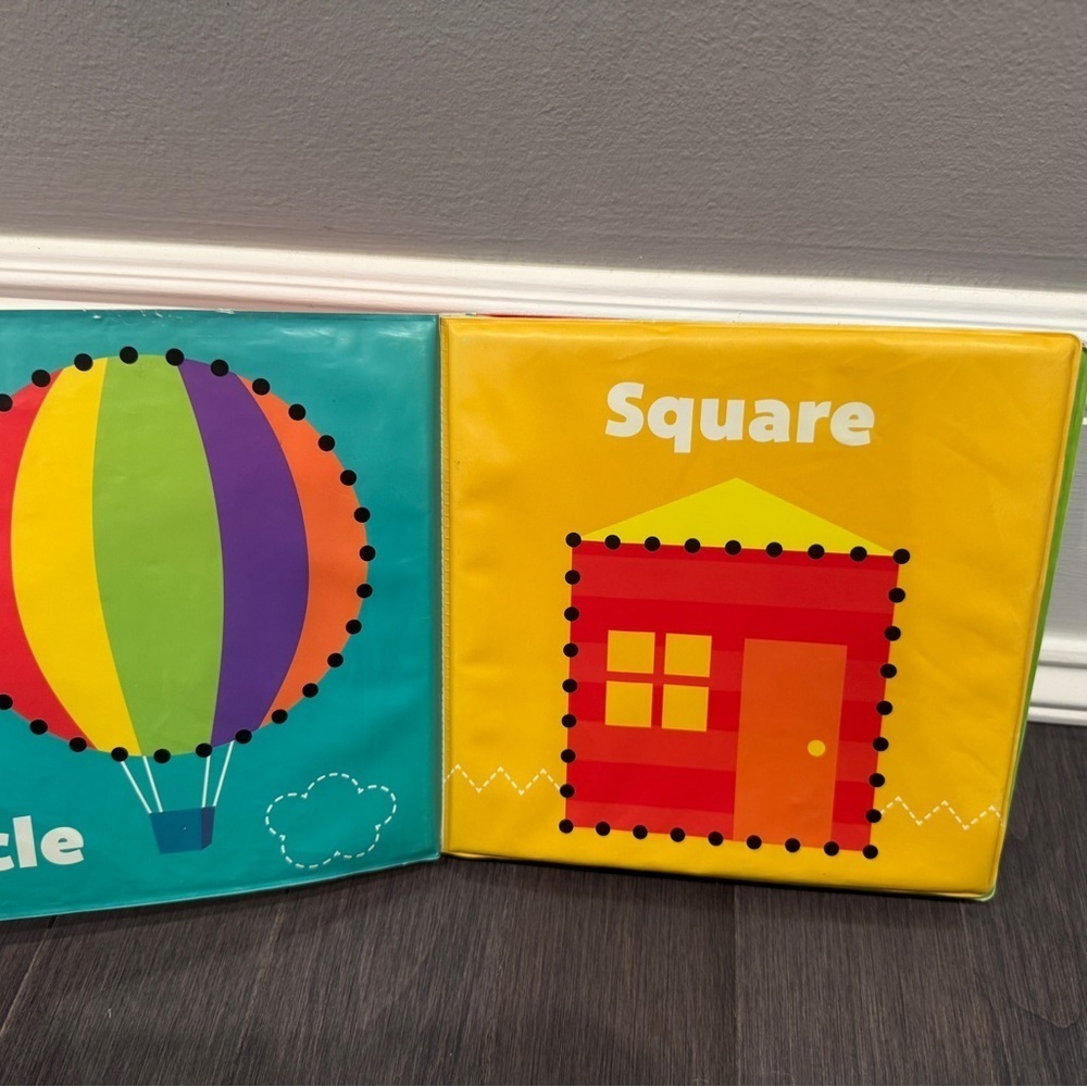 Bendon Giggle & Grow Red Shapes Learning Soft Bath Book for Baby/Toddler - Picture 2 of 7